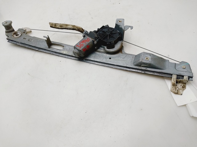 Mechanizm podnoszenia szyby drzwi przednich prawych 8200646840 RENAULT