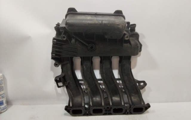 Kolektor ssący Renault Clio KR01