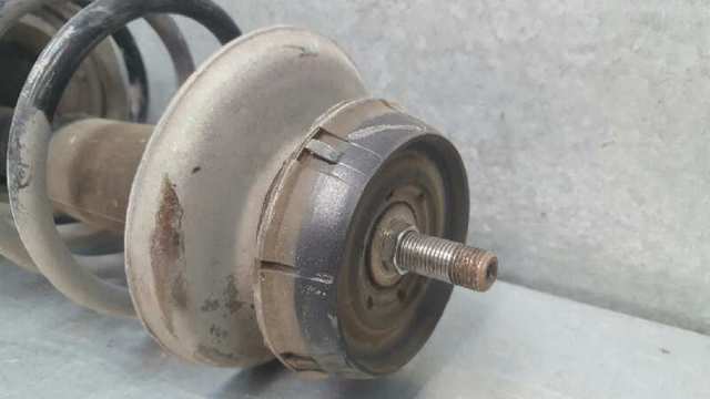 Amortyzator przedni 8200662263 RENAULT