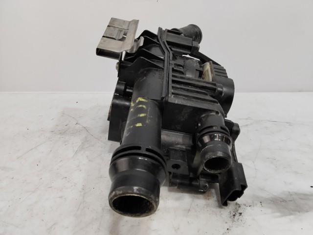 Pokrywa zaworowa 8200673395 NISSAN