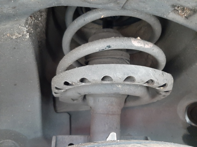 Amortyzator przedni 8200676026 RENAULT