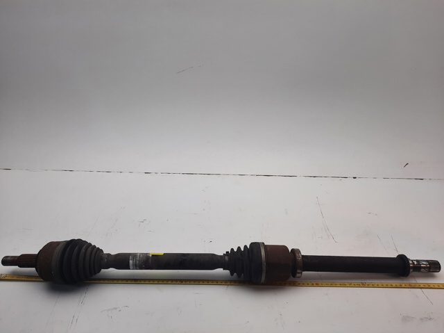 Półoś napędowa przednia prawa 8200676172 RENAULT