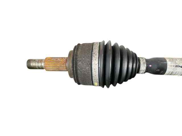 Półoś napędowa przednia prawa 8200676172 RENAULT