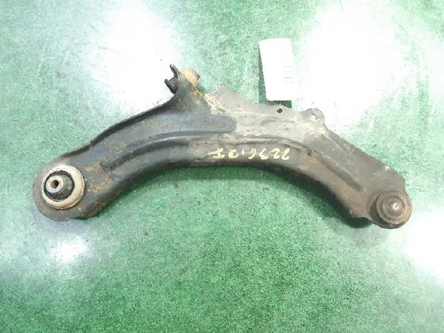 Wahacz zawieszenia przedniego dolny lewy 8200679063 RENAULT