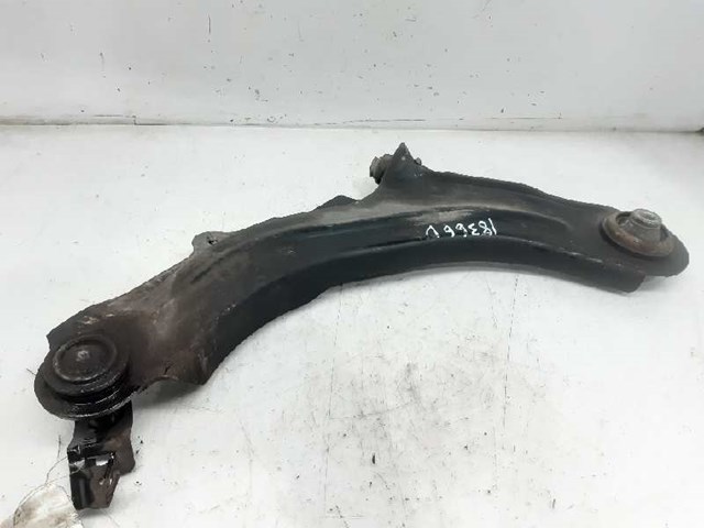Wahacz zawieszenia przedniego dolny lewy 8200679063 RENAULT