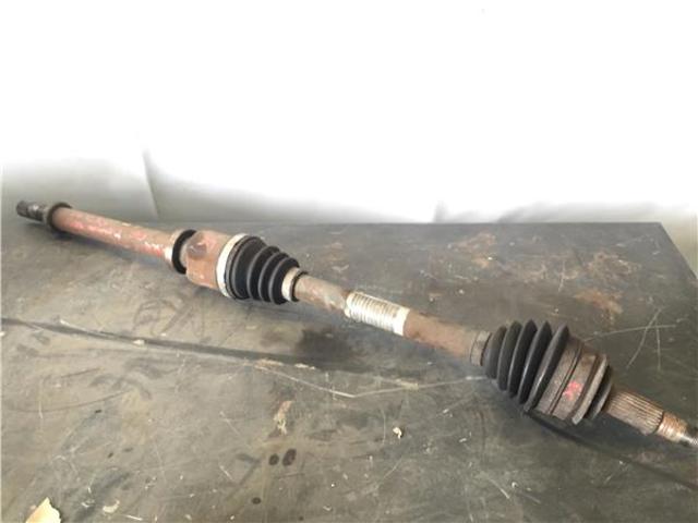 Półoś napędowa przednia prawa 8200687740 RENAULT