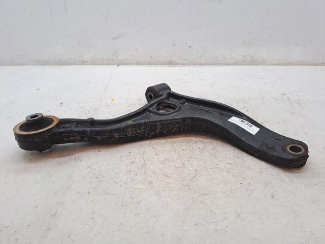 Wahacz zawieszenia przedniego dolny prawy 8200688875 RENAULT