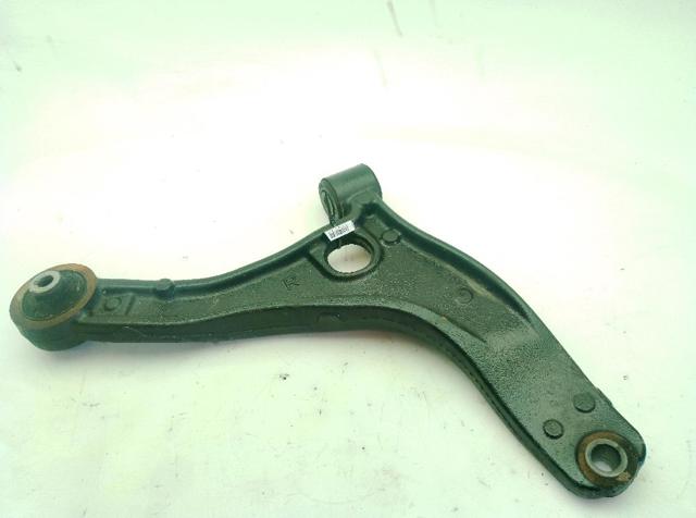 Wahacz zawieszenia przedniego dolny prawy 8200688875 RENAULT