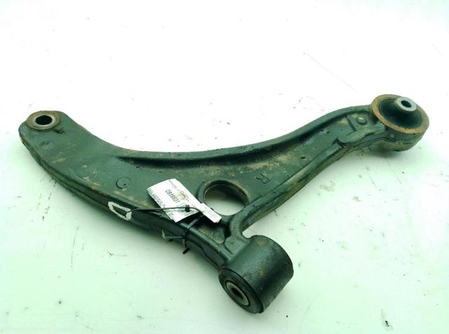 Wahacz zawieszenia przedniego dolny prawy 8200688875 RENAULT