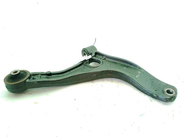 Wahacz zawieszenia przedniego dolny prawy 8200688875 RENAULT