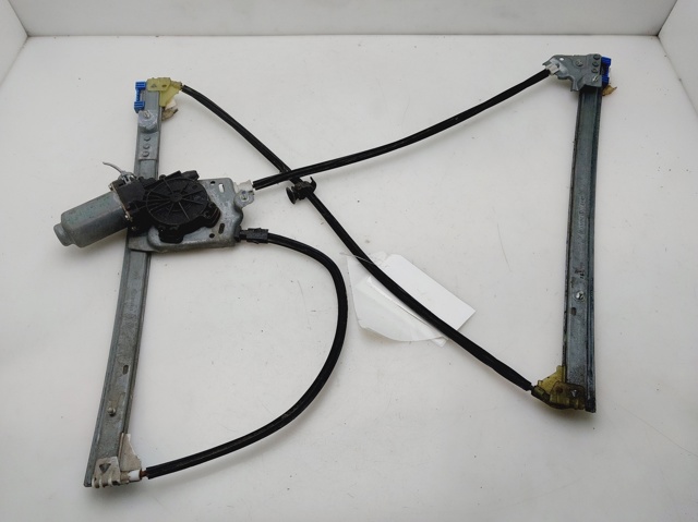 Mechanizm podnoszenia szyby drzwi przednich prawych 8200722834 RENAULT
