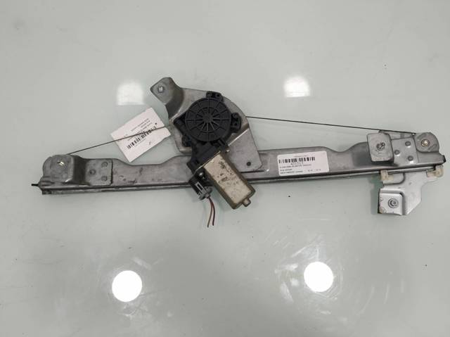 Mechanizm podnoszenia szyby drzwi przednich prawych 8200733828 RENAULT