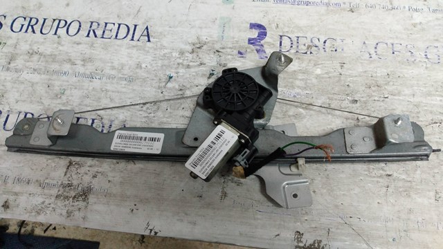 Mechanizm podnoszenia szyby drzwi przednich lewych 8200733829 RENAULT