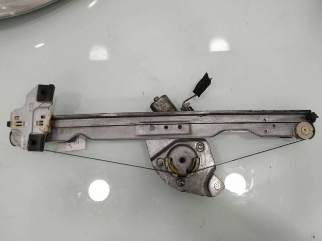 Mechanizm podnoszenia szyby drzwi przednich lewych 8200733829 RENAULT