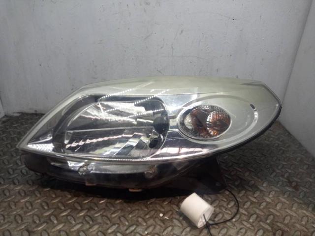 Reflektor lewy 8200733878 RENAULT