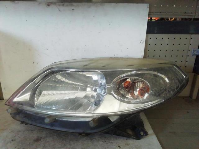 Reflektor lewy 8200733878 RENAULT