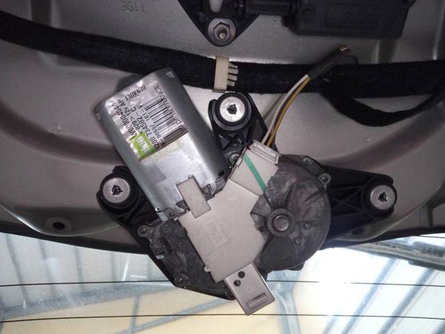 Silniczek wycieraczki tylnej szyby 8200734582 RENAULT