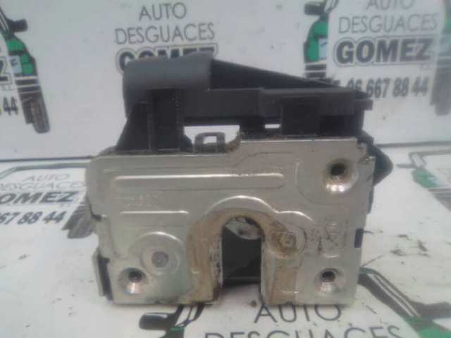 Zamek drzwi przednich prawych 8200735224 RENAULT