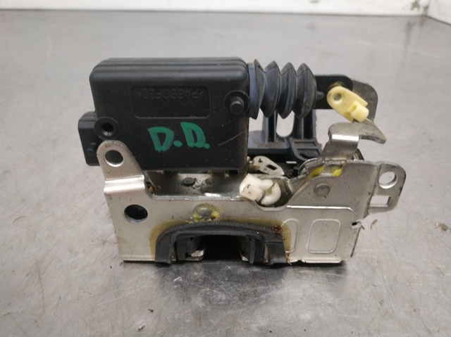 Zamek drzwi przednich prawych 8200735224 RENAULT