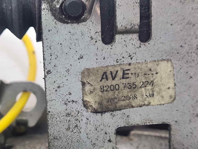 Zamek drzwi przednich prawych 8200735224 RENAULT