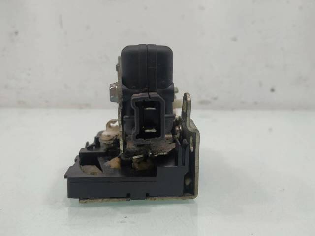 Zamek drzwi tylnych prawych 8200735246 RENAULT
