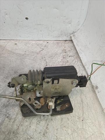 Zamek drzwi tylnych prawych 8200735246 RENAULT