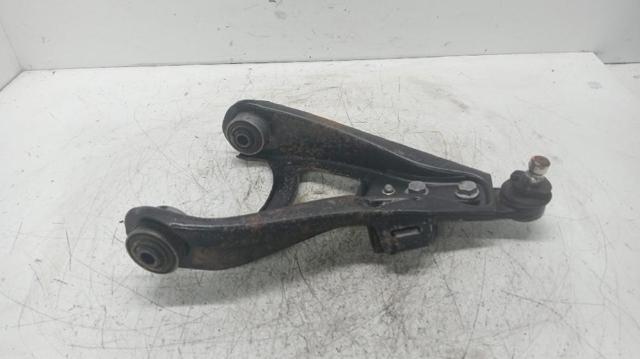 Wahacz zawieszenia przedniego dolny lewy 8200737112 RENAULT