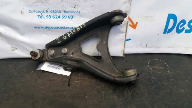 Wahacz zawieszenia przedniego dolny lewy 8200737132 RENAULT