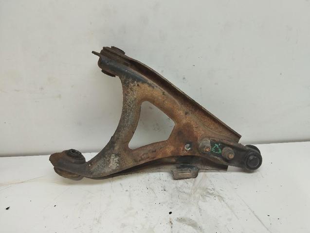 Wahacz zawieszenia przedniego dolny lewy 8200737134 RENAULT