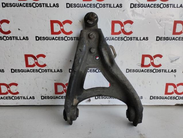 Wahacz zawieszenia przedniego dolny prawy 8200737135 RENAULT
