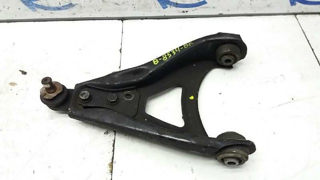 Wahacz zawieszenia przedniego dolny prawy 8200737135 RENAULT