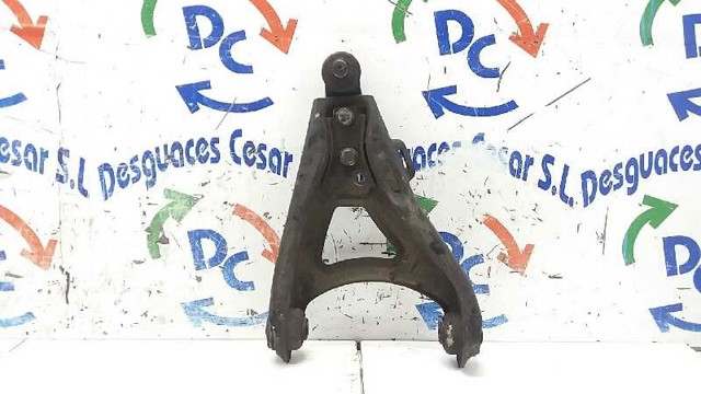 Wahacz zawieszenia przedniego dolny prawy 8200737135 RENAULT