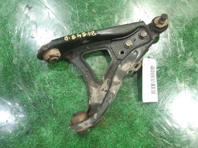Wahacz zawieszenia przedniego dolny prawy 8200737135 RENAULT