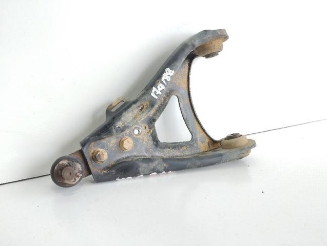 Wahacz zawieszenia przedniego dolny prawy 8200737135 RENAULT