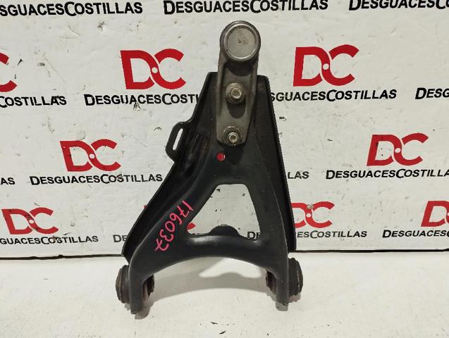 Wahacz zawieszenia przedniego dolny prawy 8200737135 RENAULT