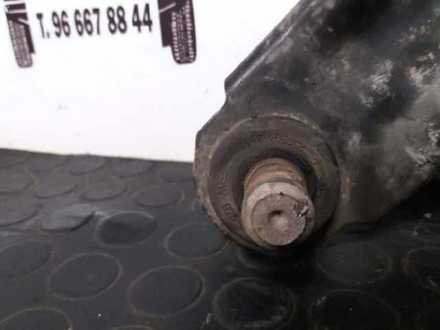 Wahacz zawieszenia przedniego dolny lewy 8200744091 RENAULT