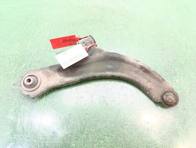 Wahacz zawieszenia przedniego dolny prawy 8200744092 RENAULT