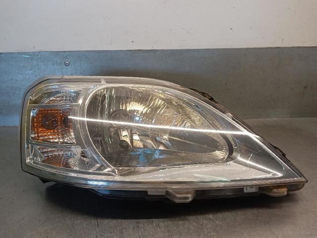 Reflektor prawy 8200744754 RENAULT