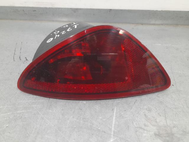 Przednia lampa przeciwmgielna tylna prawa 8200776121 RENAULT