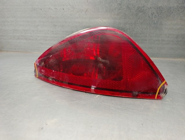 Przednia lampa przeciwmgielna tylna prawa 8200776121 RENAULT