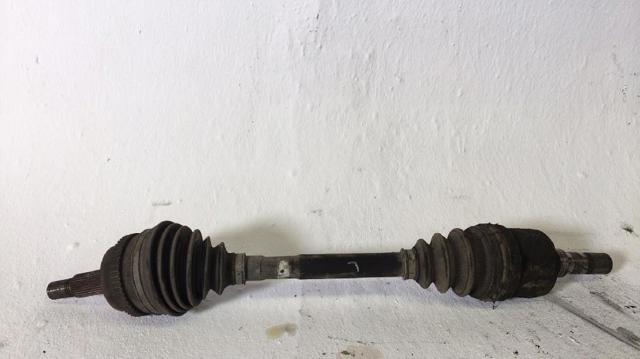 Półoś napędowa przednia lewa 8200776533 RENAULT