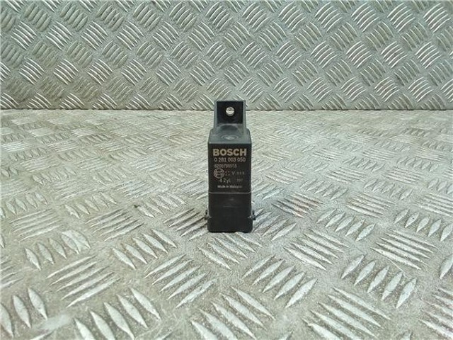 Przekaźnik świec żarowych 8200798585 RENAULT