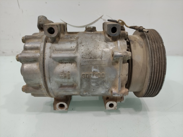 Sprężarka klimatyzacji 8200802608 RENAULT