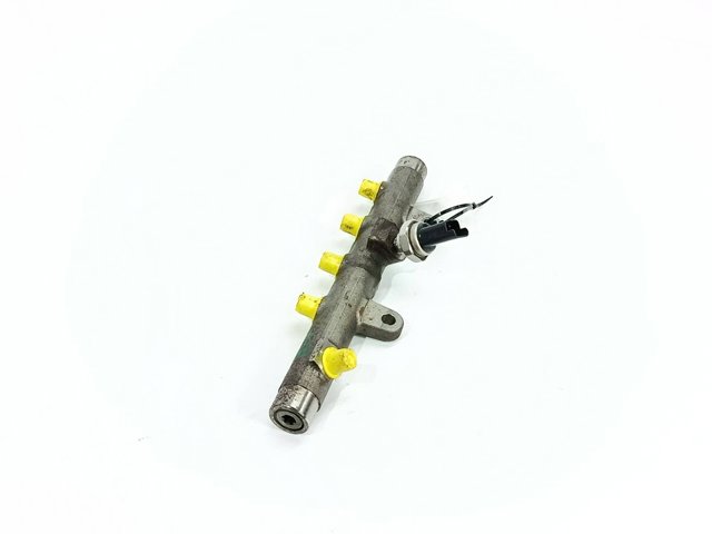 Rozdzielacz paliwa 8200815617 RENAULT