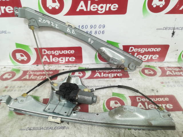 Mechanizm podnoszenia szyby drzwi przednich prawych 8200826165 RENAULT