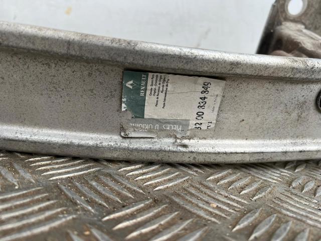 Wzmocnienie zderzaka przedniego 8200834849 RENAULT