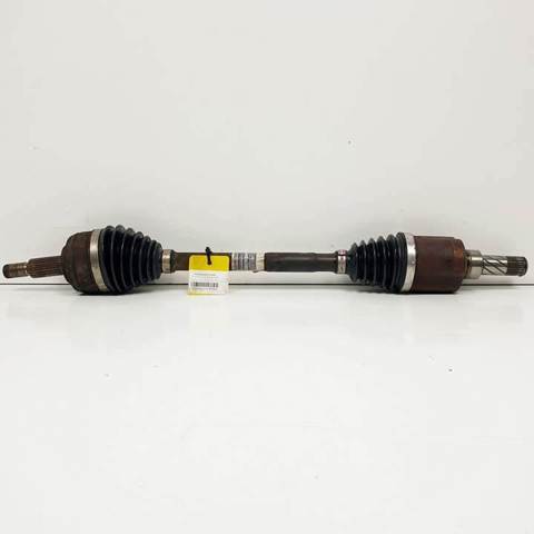 Półoś napędowa przednia lewa 8200847584 RENAULT