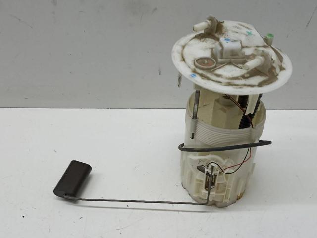 Moduł pompy paliwowej z czujnikiem poziomu paliwa 8200889199 RENAULT