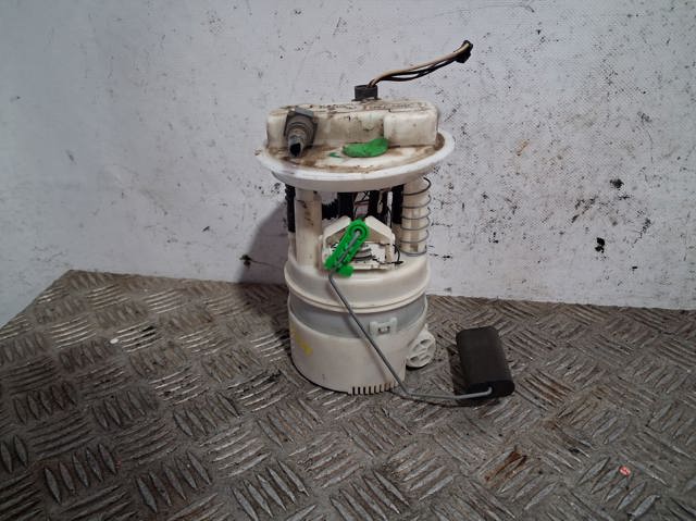 Moduł pompy paliwowej z czujnikiem poziomu paliwa 8200903683 RENAULT