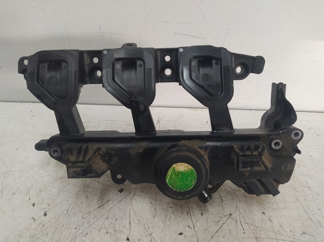 Pokrywa zaworowa 8200924262 RENAULT